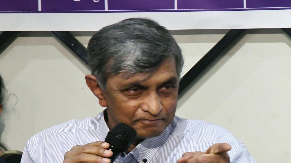 Loksatta Jayaprakash Narayan Family Photos India should learn from Rishi Sunak’s victory as the UK Prime Minister